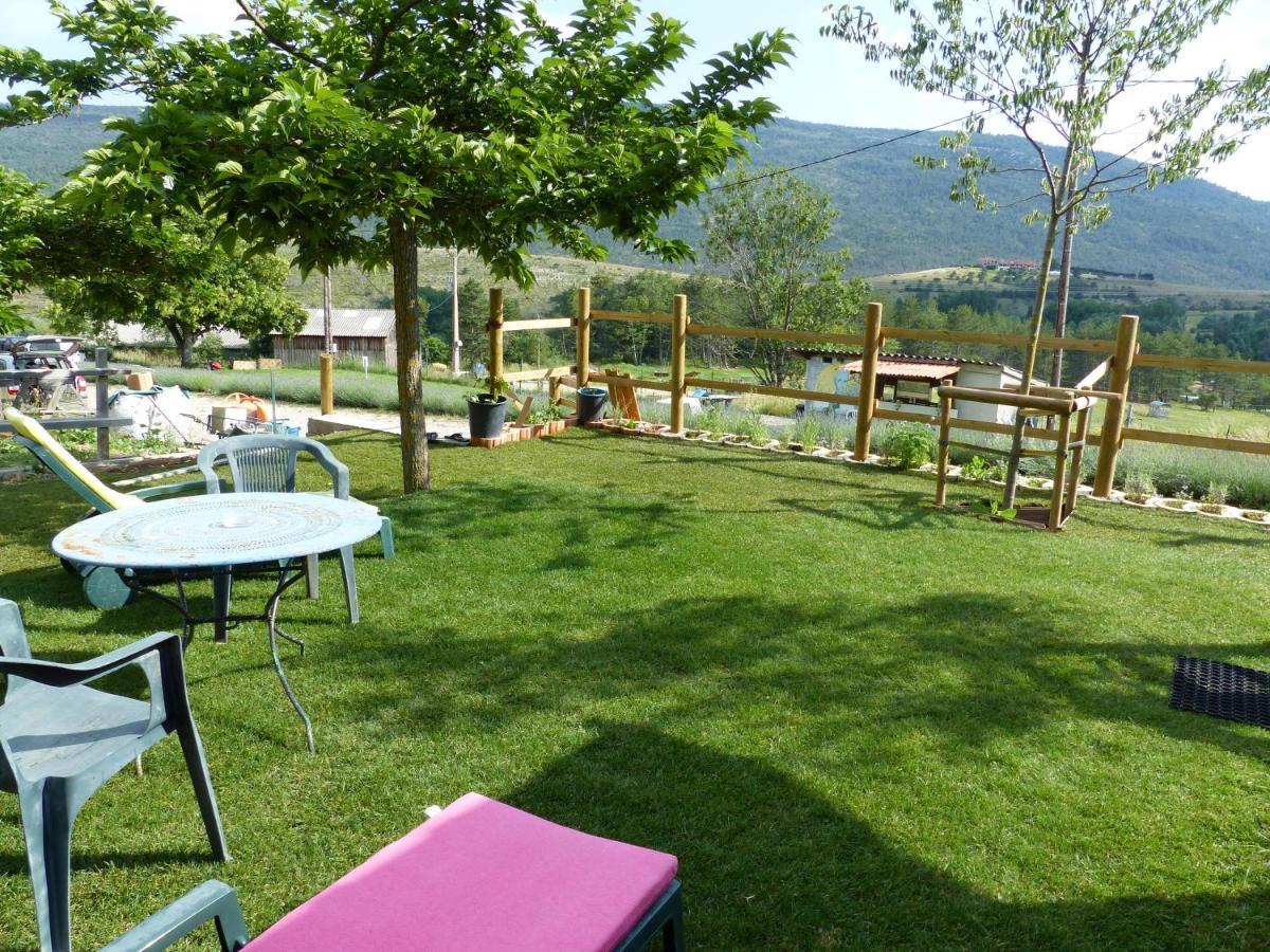 Les Cabanes De Bourras La Palud-sur-Verdon Exteriör bild